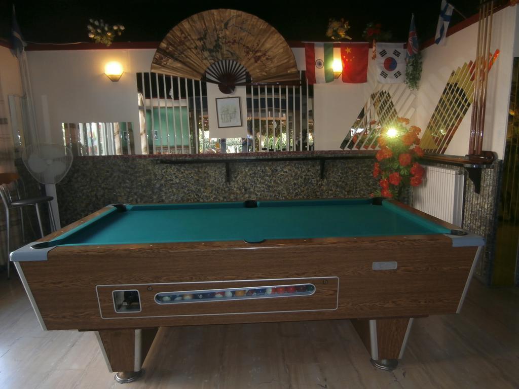 Harry'S Bar & Apartments 1 阿查拉维 外观 照片