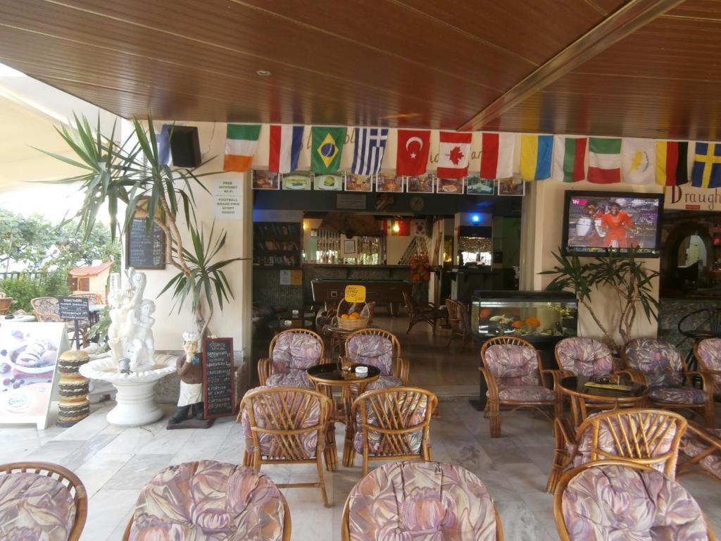 Harry'S Bar & Apartments 1 阿查拉维 外观 照片